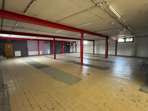 Local/bureau - total 773m² - à vendre BUIRE (02)