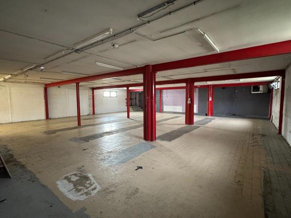 Local/bureau - total 773m² - à vendre BUIRE (02)