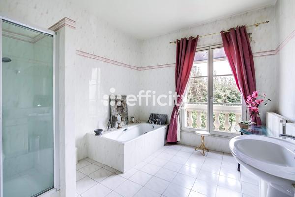 Maison
         10 pièces
        - 570 m² Bien prestige 1 890 000 € *