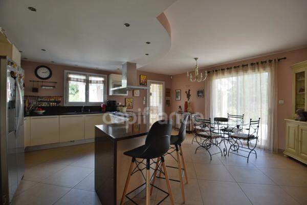Propriété 5 chambres - T3 attenant - garage XXL - piscine à MARMANDE (47)