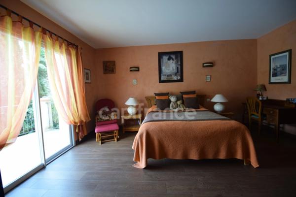 Propriété 5 chambres - T3 attenant - garage XXL - piscine à MARMANDE (47)