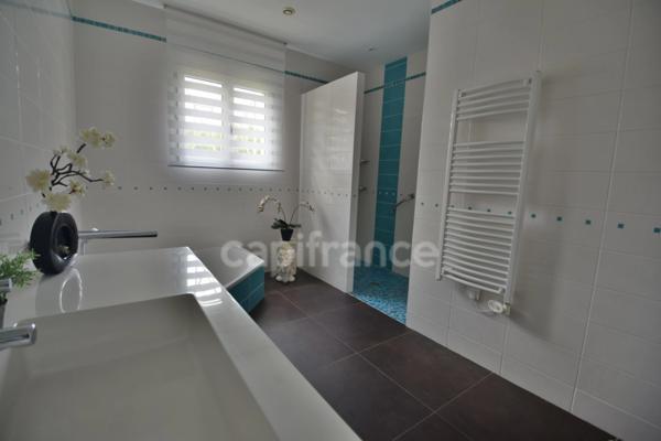 Propriété 5 chambres - T3 attenant - garage XXL - piscine à MARMANDE (47)