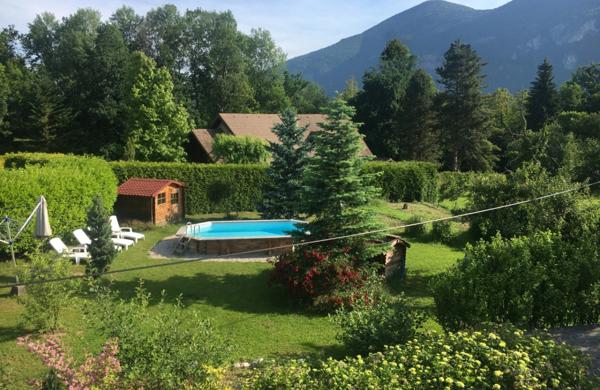 A 10min de CHAMBERY sur NOVALAISE Villa d’architecte 7 pièces de 220 m² plus T2 indépendant 50 m² sur plus de 1700m2– Idéal pour revenu locatif, activité professionnelle ou l'accueil de votre famille