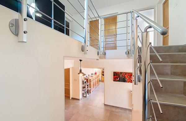 A 10min de CHAMBERY sur NOVALAISE Villa d’architecte 7 pièces de 220 m² plus T2 indépendant 50 m² sur plus de 1700m2– Idéal pour revenu locatif, activité professionnelle ou l'accueil de votre famille