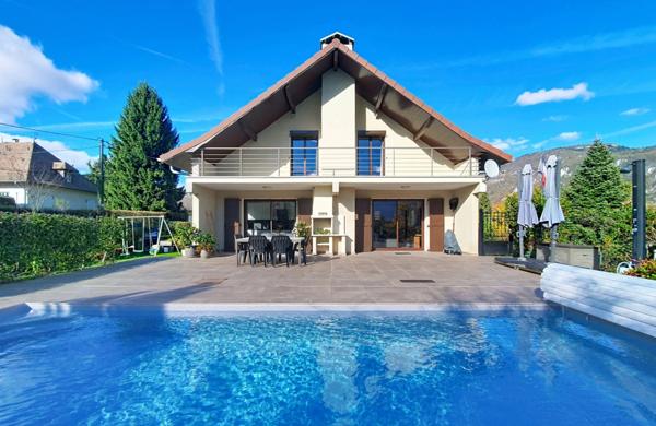 A 10min de CHAMBERY sur NOVALAISE Villa d’architecte 7 pièces de 220 m² plus T2 indépendant 50 m² sur plus de 1700m2– Idéal pour revenu locatif, activité professionnelle ou l'accueil de votre famille