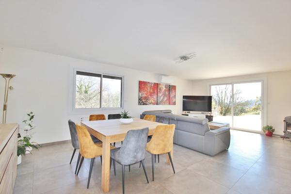 A 10min de CHAMBERY sur NOVALAISE Villa d’architecte 7 pièces de 220 m² plus T2 indépendant 50 m² sur plus de 1700m2– Idéal pour revenu locatif, activité professionnelle ou l'accueil de votre famille