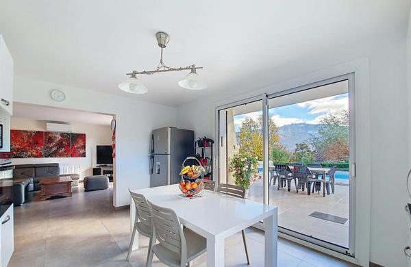 A 10min de CHAMBERY sur NOVALAISE Villa d’architecte 7 pièces de 220 m² plus T2 indépendant 50 m² sur plus de 1700m2– Idéal pour revenu locatif, activité professionnelle ou l'accueil de votre famille