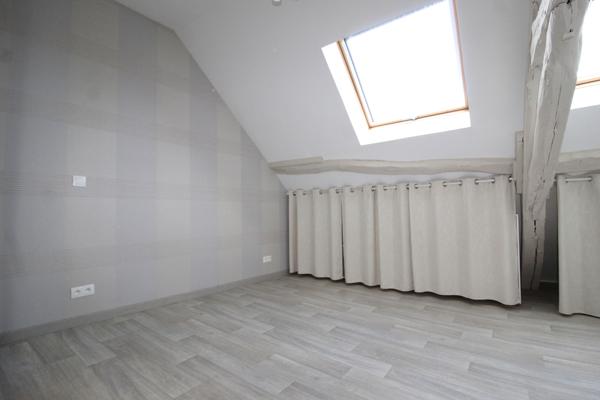 Nevers (58000) Appartement duplex avec garage et jardin privatif