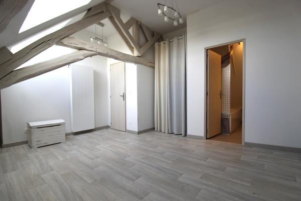 Nevers (58000) Appartement duplex avec garage et jardin privatif