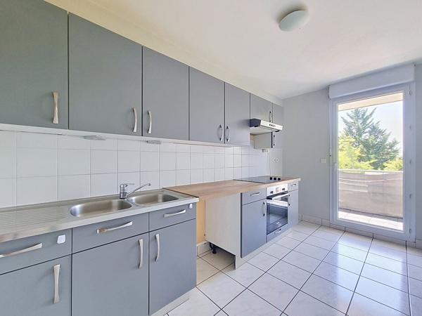 TOURS NORD - APPARTEMENT 3 PIECES AVEC BALCON, CAVE ET PLACE DE PARKING PRIVATIVE