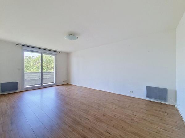 TOURS NORD - APPARTEMENT 3 PIECES AVEC BALCON, CAVE ET PLACE DE PARKING PRIVATIVE
