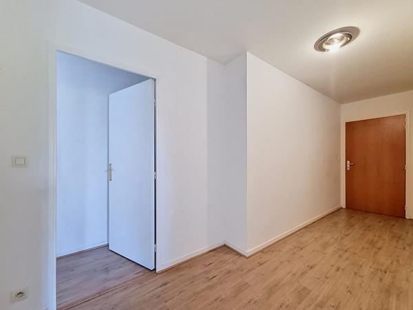 TOURS NORD - APPARTEMENT 3 PIECES AVEC BALCON, CAVE ET PLACE DE PARKING PRIVATIVE