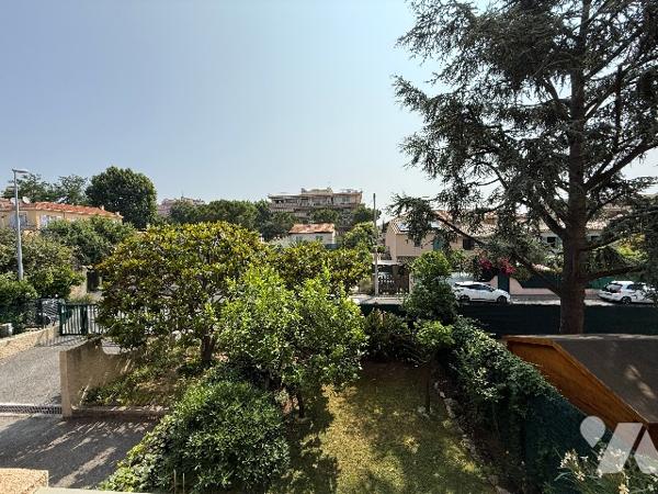 En exclusivité au calme au Cœur des Vespins dans une résidence de standing , un 3 pièces traversant.