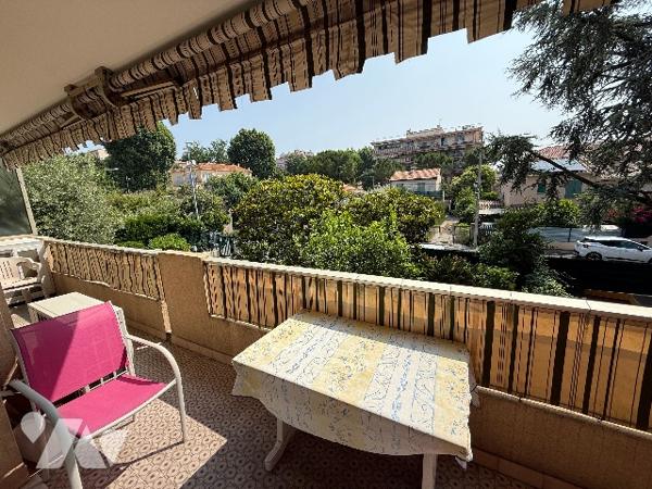 En exclusivité au calme au Cœur des Vespins dans une résidence de standing , un 3 pièces traversant.