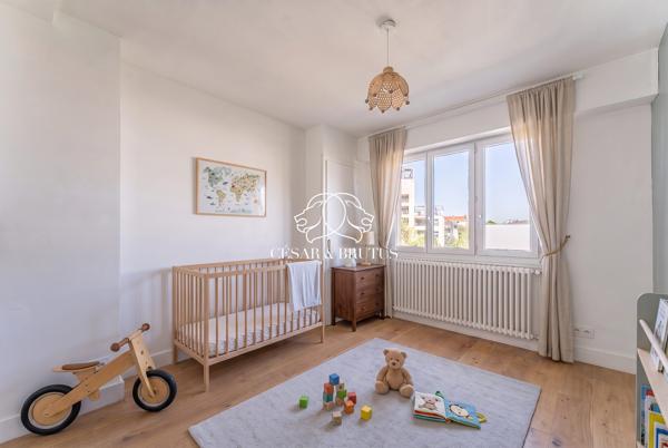COEUR GRATTE-CIEL – Lumineux T4 de 102m² avec loggia, parking
