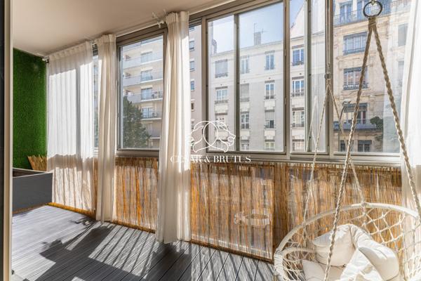 COEUR GRATTE-CIEL – Lumineux T4 de 102m² avec loggia, parking