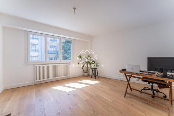 COEUR GRATTE-CIEL – Lumineux T4 de 102m² avec loggia, parking