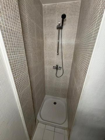 a vendre type 2 avec cour