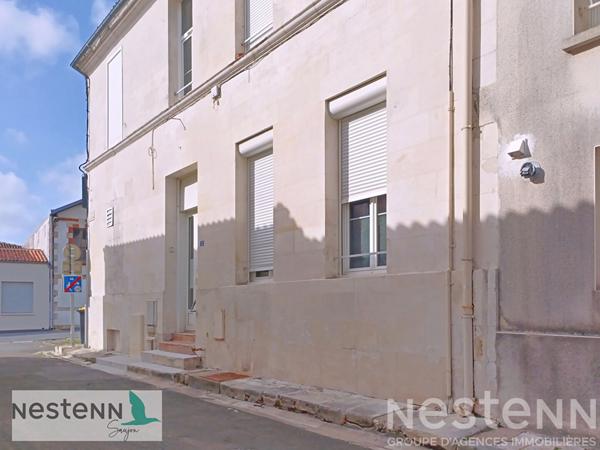 A vendre à Saujon, appartement T1 en plein centre ville à quelques minutes des thermes.