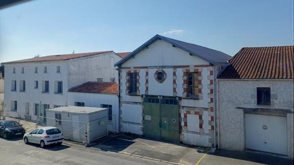 A vendre à Saujon, appartement T1 en plein centre ville à quelques minutes des thermes.