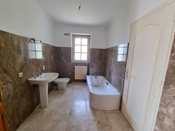 Maison bourgeoise de caractère à rénover - Proche Loire et Nantes