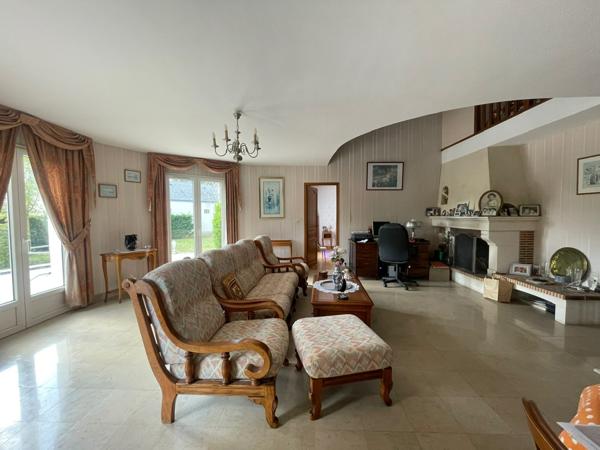 Maison - 6 pièces - 200 m²