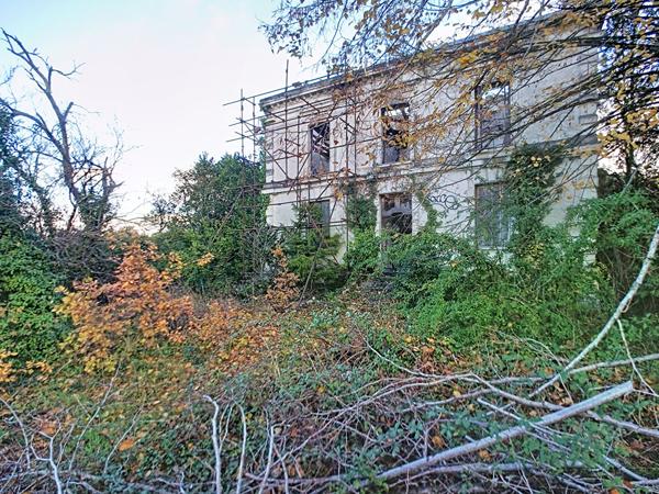 Manoir du Pendu à vendre ? Un lieu chargé d'histoire à réinventer - terrain de 1660 m² constructible