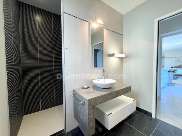 Marina individuelle traversante – 6 pièces – 165 m² – Terrain 700 m2