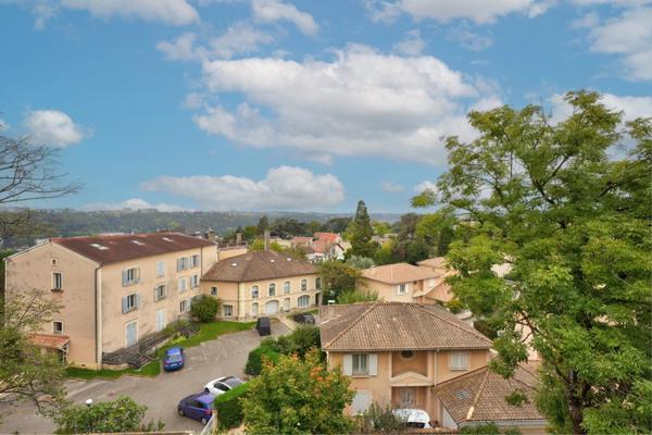 Appartement T4 sur le plateau de Saint Rambert avec vue sur Fourvière