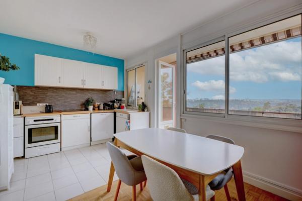 Appartement T4 sur le plateau de Saint Rambert avec vue sur Fourvière