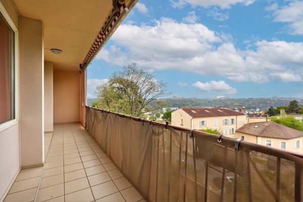 Appartement T4 sur le plateau de Saint Rambert avec vue sur Fourvière