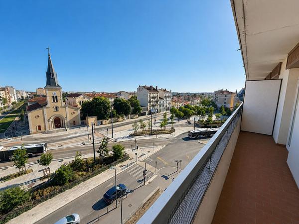 Appartement VILLEURBANNE 46.81 m²