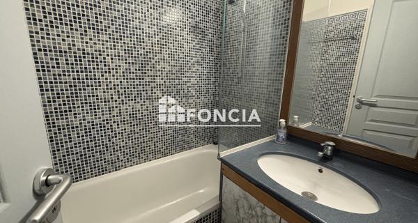 Location Appartement meublé 2 pièces 36.6 m² - Cannes La Bocca 06150