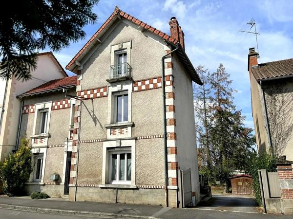 Maison de trois chambres avec jardin à Bellac
