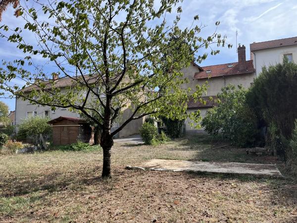 Maison de trois chambres avec jardin à Bellac