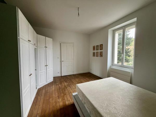 Maison de trois chambres avec jardin à Bellac