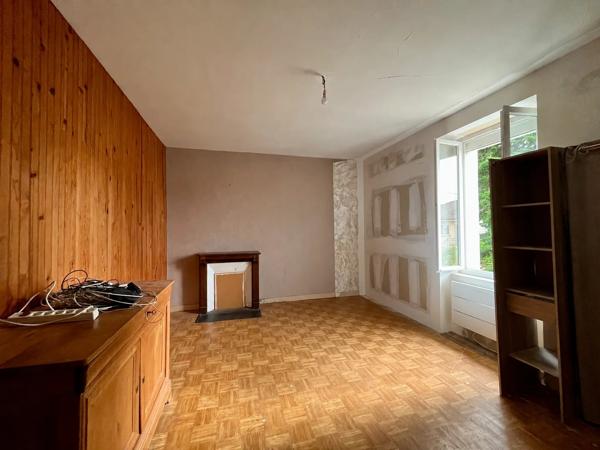 Maison de trois chambres avec jardin à Bellac