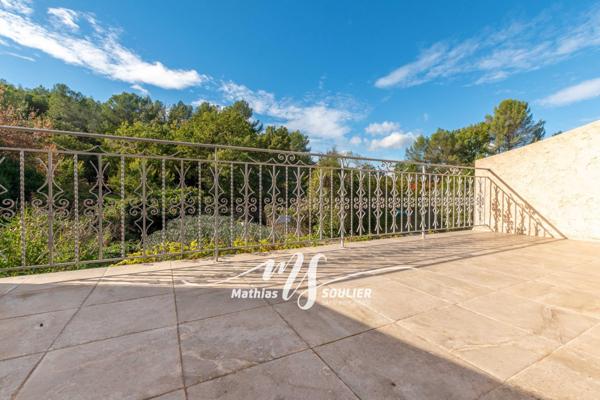 Maison rénovée de 90 m² à pied du CV avec jardin