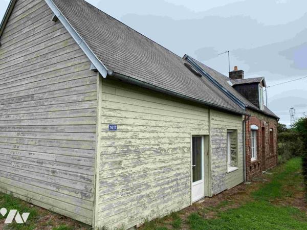 BRIOUZE 2kms tous commerces: en campagne, maison d'habitation sur 907 m² de terrain, 3 chambres.