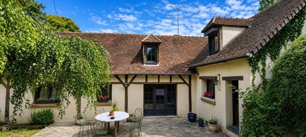 Élégante demeure de caractère avec piscine, dépendance et jardin paysager – Le Mesnil-Théribus (60240)