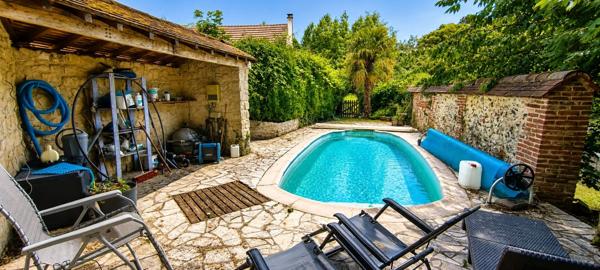 Élégante demeure de caractère avec piscine, dépendance et jardin paysager – Le Mesnil-Théribus (60240)