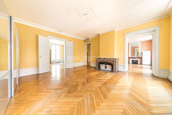 Appartement de 196 m²