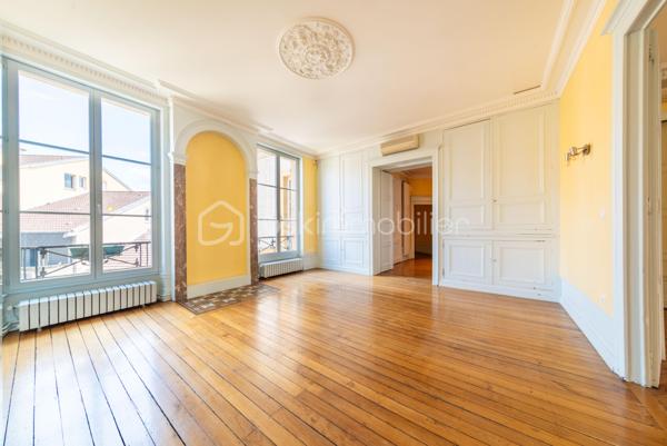 Appartement de 196 m²