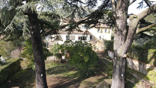 Propriete de 255 m²