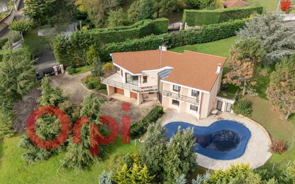 Maison à vendre    5 pièces • 210 m2 Saint-Genis-Laval