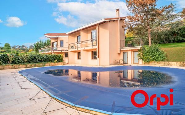 Maison à vendre    5 pièces • 210 m2 Saint-Genis-Laval