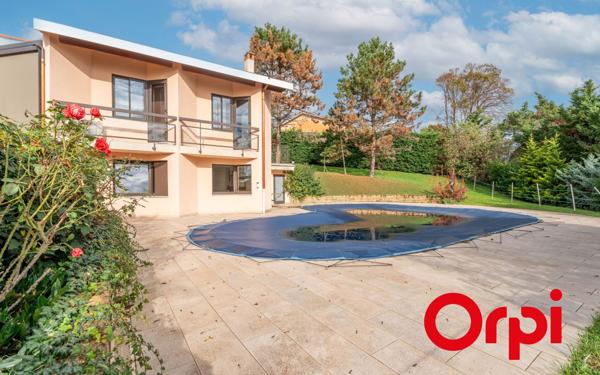 Maison à vendre    5 pièces • 210 m2 Saint-Genis-Laval