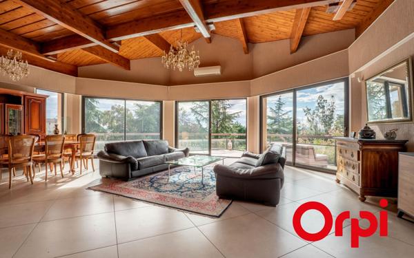 Maison à vendre    5 pièces • 210 m2 Saint-Genis-Laval