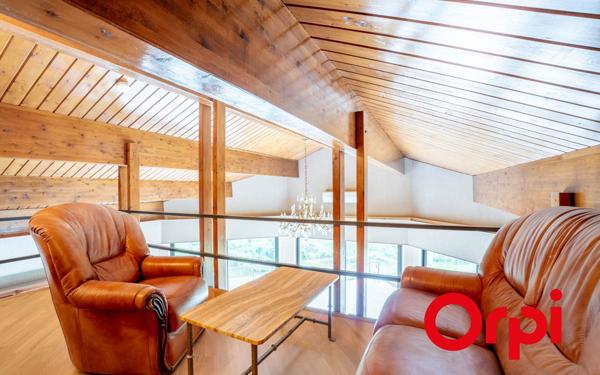 Maison à vendre    5 pièces • 210 m2 Saint-Genis-Laval