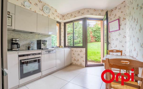 Maison à vendre    5 pièces • 210 m2 Saint-Genis-Laval